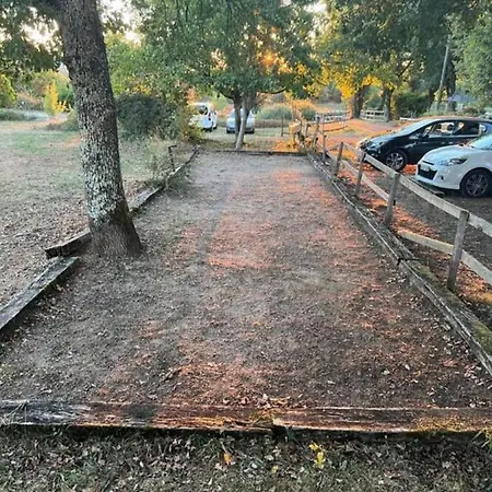 Emplacement Tente Car * Saint-Aubin-de-Nabirat