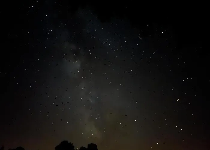 Emplacement Tente Car مكان تخييم Saint-Aubin-de-Nabirat